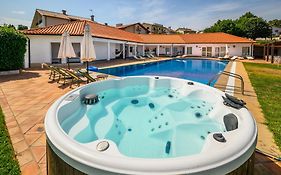 A Casa Branca - With Pool & Jacuzzi